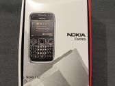 Nokia E72 su pakrovėjas