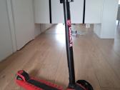 Paspirtukas yra Yvolution Y Glider XL