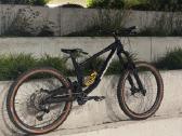 Nukeproof Giga 275 Elite; Enduro, Downhill bike