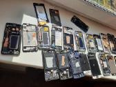 Telefono dalys priekine dalis ekranas baterija