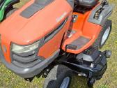 Husqvarna 2 cilindru sodo traktoriukas