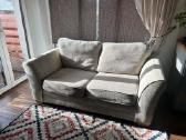 Šviesi sofa