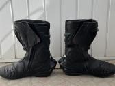 Moto batai - nuotraukos Nr. 2