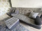 Sofa su foteliu ir priedais