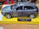 1:43 Porsche Cayenne