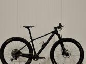 MTB karboninis dviratis 29'