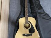 Yamaha F310 akustine gitara su dėklu ir priedais