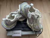 Balenciaga kedai - nuotraukos Nr. 3