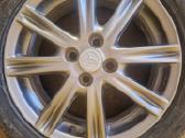 Toyota Yaris ratlankiai ir padangos 16r - nuotraukos Nr. 4