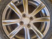 Toyota Yaris ratlankiai ir padangos 16r - nuotraukos Nr. 6