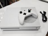 Xbox One S su 40 žaidimų ir Garantija