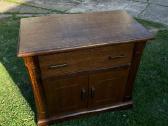 Medinė spintelė