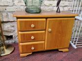 Vintažinė mid century medžio masyvo spintelė - nuotraukos Nr. 25