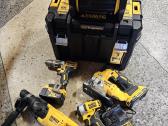 Dewalt 18v 5 irankiu komplektas su 3x baterijomis