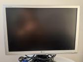 Monitoriai Philips 22" ir LG 19" - nuotraukos Nr. 4
