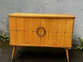 Vintazine mid-century komodele