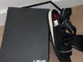 Basutės 40d juodos Love Moschino