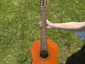 Gitarą „Shangri La