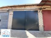 Metaliniai, atveriami garažo vartai, garažo durys.