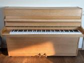 „hellas“ pianinas, šviesaus ąžuolo spalvos.