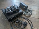 Xbox 360 Slim 250gb + 2 pulteliai + Kinect kamera