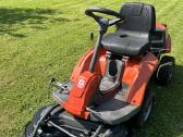 Husqvarna Rider R111b