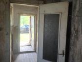 Butas miškingoje vietoje - nuotraukos Nr. 2