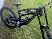 YT Tues L size 2017 downhill