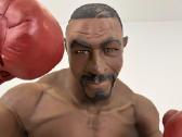 Mike Tyson statula ant medinio postamento - nuotraukos Nr. 9