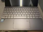Ultra plonas Asus Ux390u
