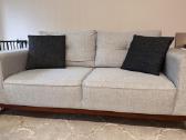 Šviesiai pilka sofa - nuotraukos Nr. 2