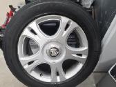VW Touareg ratlankiai su padangomis