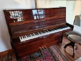 Pianinas „Riga" su 3 pedalais