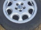4 vnt ratlankiai su padangomis 195/65 R15