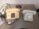 Du vintažiniai telefonai
