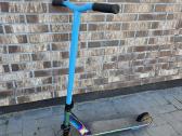 Triukinis paspirtukas Crisp Surge (neochrome/blue)