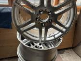 Mercedes benz Amg ratlankiai ir padangos