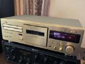 Teac V-1030 (3 galvuciu)