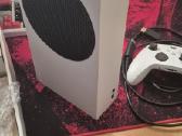 Beveik nepanaudotas Xbox series s su 2 pulteliais - nuotraukos Nr. 2