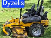 Nulinio apsisukimo dyzelinis traktoriukas.