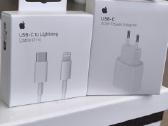 iPhone įkrovimo adapteris su laidu.