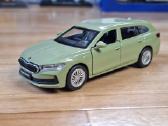 1:43 Škoda superb