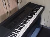 Pianinas labai geros bukles lipdukai nujiememi