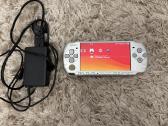 PSP 3000 + 66 zaidimai! - nuotraukos Nr. 2