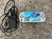 PSP 3000 + 66 zaidimai!