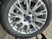 Ford r16 diskai su padangom