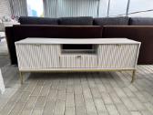 TV spintelė 154 cm.