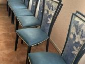 Parduodamos tvirtos kėdės 25 vnt ir stalai 6 vnt - nuotraukos Nr. 2