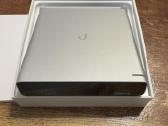 Ubiquiti Cloud Key Gen2 Plus, Up-floodlight