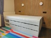 Balta „ikea“ lova, modelis „släkt“, su čiužiniu